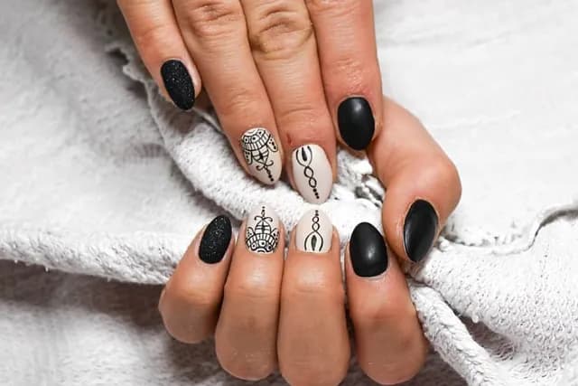 Jak zrobić manicure hybrydowy - krok po kroku bez błędów Jak zrobić manicure hybrydowy - krok po kroku bez błędów