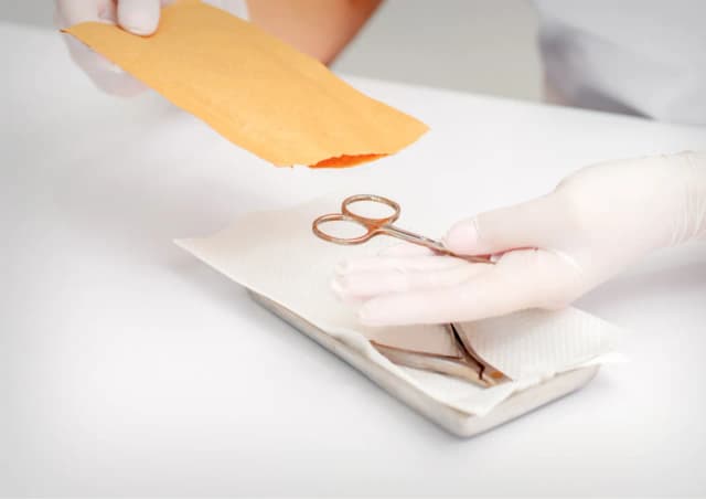 Jak dezynfekować narzędzia do manicure, aby uniknąć zakażeń i chorób Jak dezynfekować narzędzia do manicure, aby uniknąć zakażeń i chorób