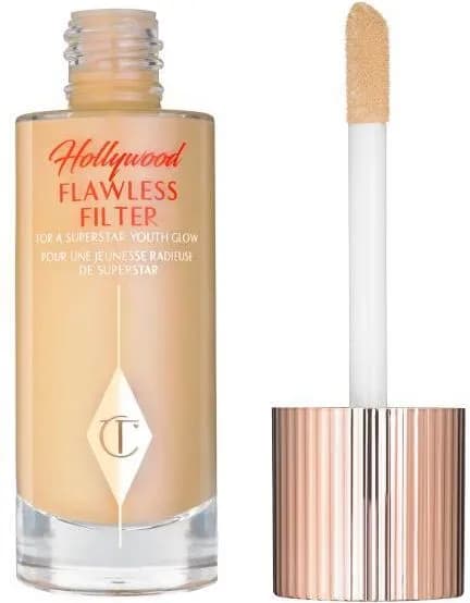 Baza rozświetlająca Charlotte Tilbury – jak uzyskać promienną skórę Baza rozświetlająca Charlotte Tilbury – jak uzyskać promienną skórę